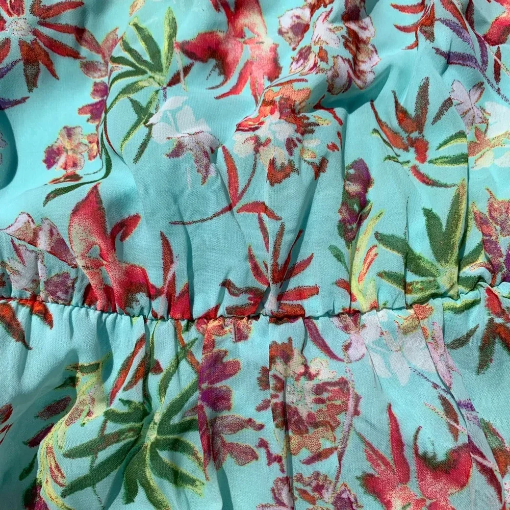 Floral Breeze Sleeveless Mini Dress - Picture 6 of 8